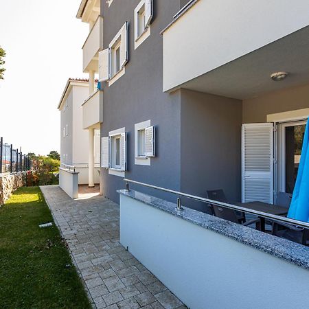 Apartments Crnekovic Tomislava 8A Baška Exterior foto