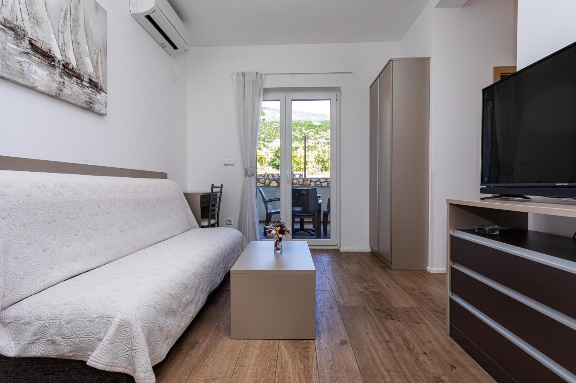 Apartments Crnekovic Tomislava 8A Baška Exterior foto