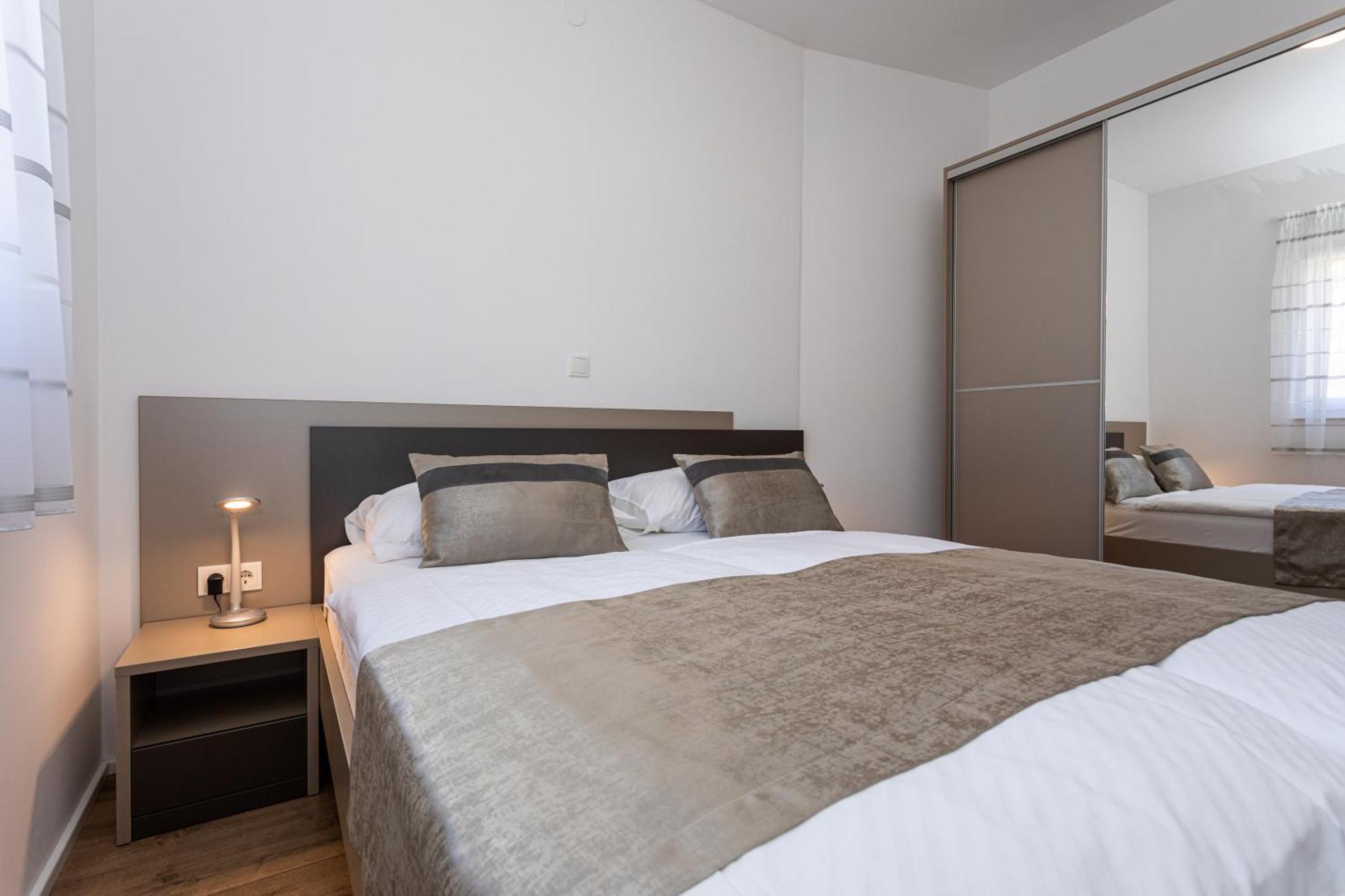 Apartments Crnekovic Tomislava 8A Baška Exterior foto